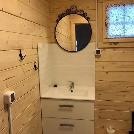 Lodge W Charzy Pod Kotwica - *