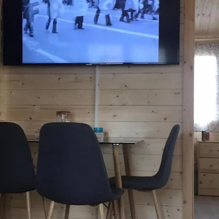 W Charzy Pod Kotwica - *