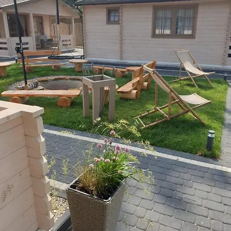 W Charzy Pod Kotwica - *