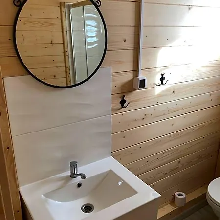 W Charzy Pod Kotwica - *