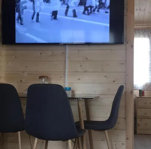 W Charzy Pod Kotwica - *