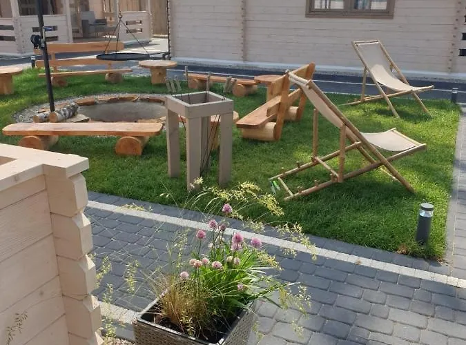 W Charzy Pod Kotwica - *