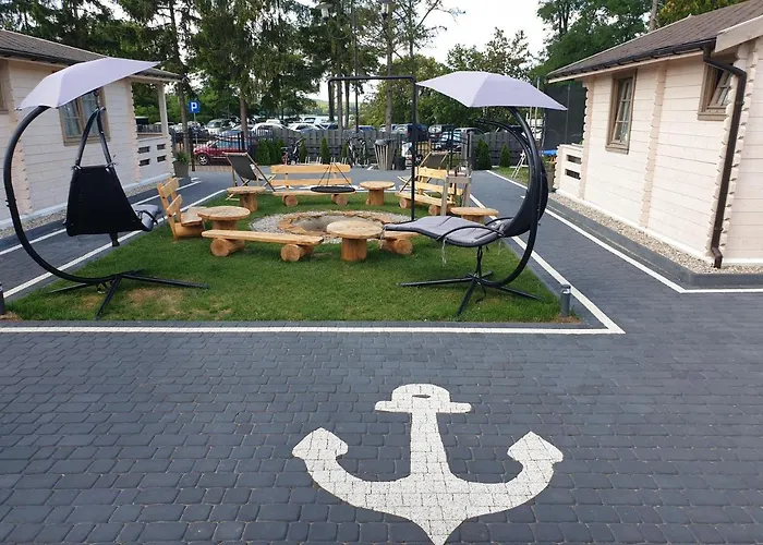 W Charzy Pod Kotwica - *