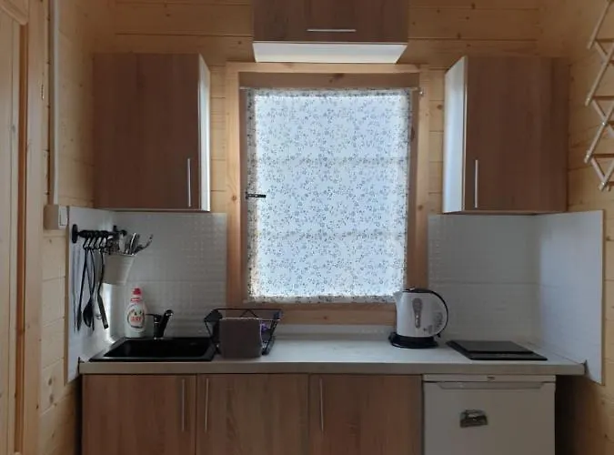 W Charzy Pod Kotwica - *